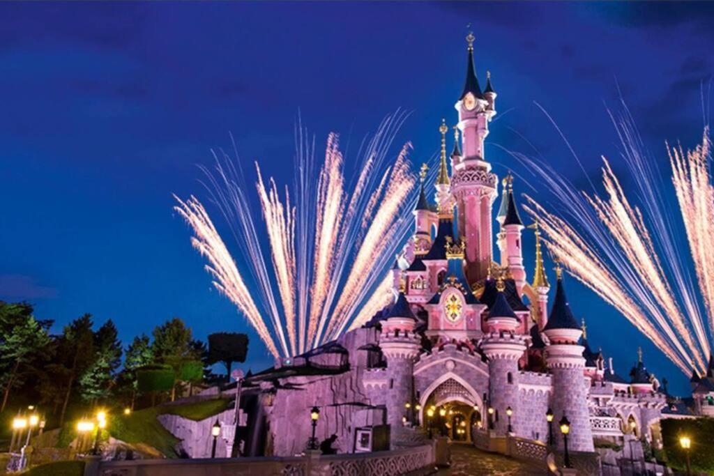 Le Splend'Id Disneyland Chessy  Bagian luar foto